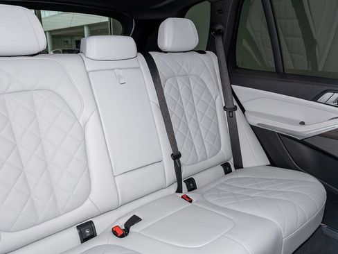 Used 2024 BMW X5 xDrive40i w/ M Sport Package AWD/4WD image 5