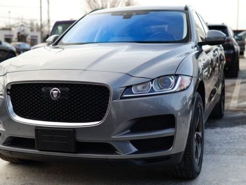 Used 2020 Jaguar F-PACE Premium image 3