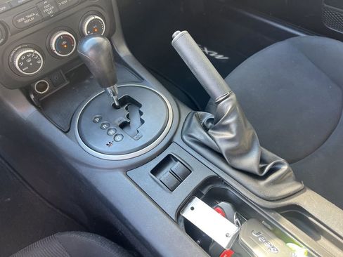 Used 2014 MAZDA MX-5 Miata Sport image 17