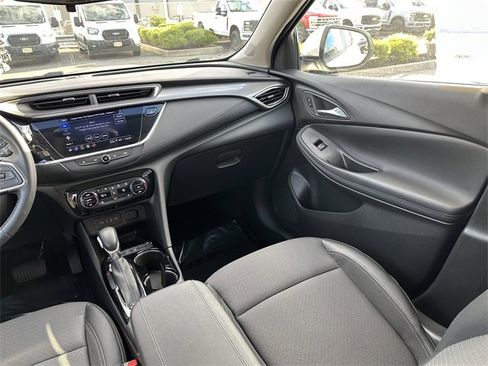 Used 2023 Buick Encore GX Select w/ Sport Touring Package image 17