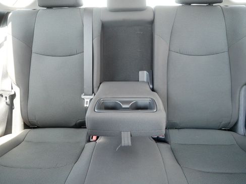 Used 2021 Toyota RAV4 LE AWD/4WD image 13