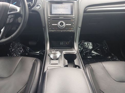 Used 2019 Ford Fusion Titanium FWD image 11