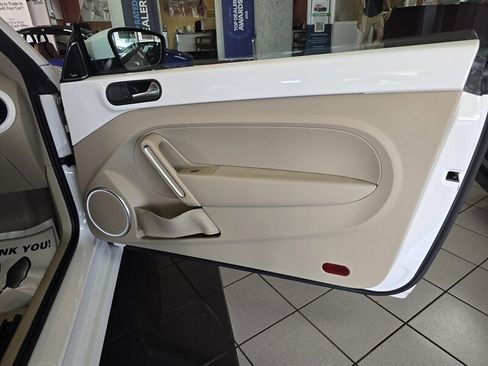 Used 2013 Volkswagen Beetle 2.5 FWD image 11