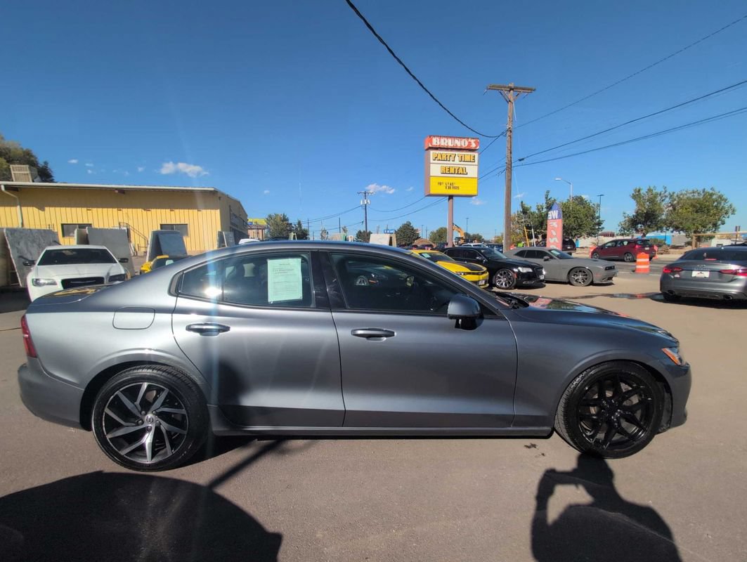 Used 2020 Volvo S60 T6 Momentum AWD/4WD image 8