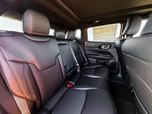 New 2026 Jeep Compass Latitude w/ Sun and Sound Group image 15