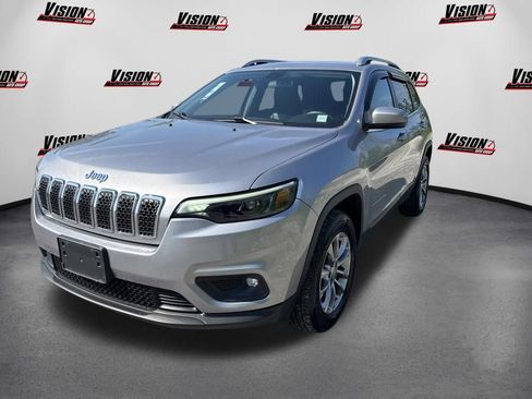 Used 2019 Jeep Cherokee Latitude Plus w/ Cold Weather Group AWD/4WD image 1