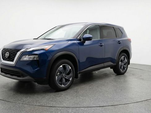 Used 2025 Nissan Rogue SV FWD image 3