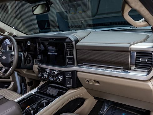 Used 2026 Ford F450 Platinum w/ Platinum Plus Package image 18