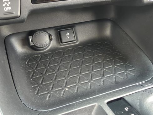 Used 2022 Toyota RAV4 XLE AWD/4WD image 11