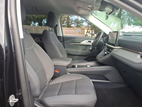 Used 2026 Ford Explorer Active AWD/4WD image 10