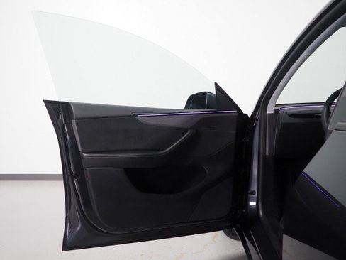Used 2026 Tesla Model Y Long Range RWD image 57