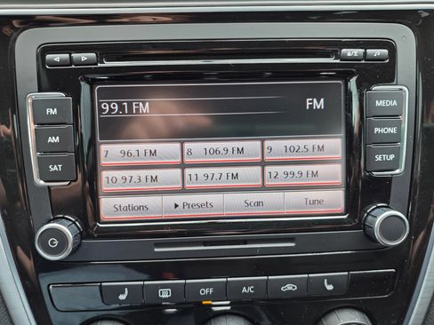 Used 2013 Volkswagen Passat 2.5 SE FWD image 13