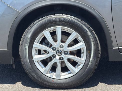 Used 2020 Nissan Rogue SV FWD image 28