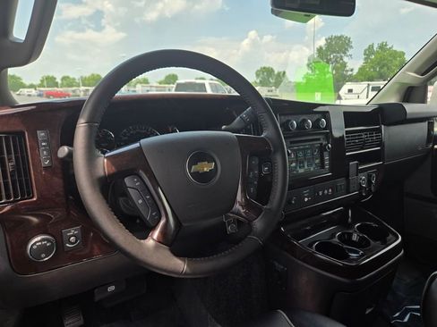 Used 2019 Chevrolet Express 2500 w/ Enhanced Convenience Package image 16