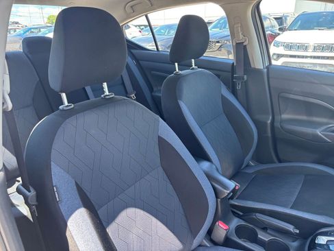 Used 2025 Nissan Versa SV FWD image 31