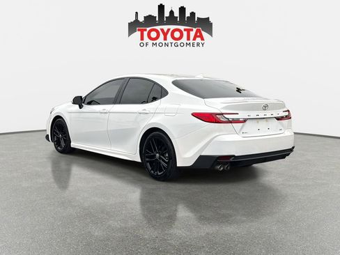Used 2025 Toyota Camry SE image 5