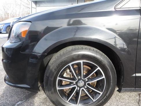 Used 2015 Dodge Grand Caravan SXT w/ Blacktop Package image 30