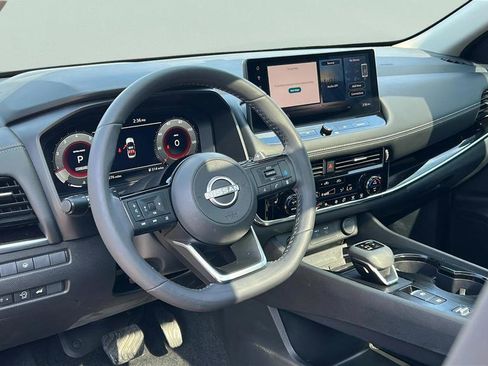 Used 2024 Nissan Rogue SL w/ SL Premium Package image 21