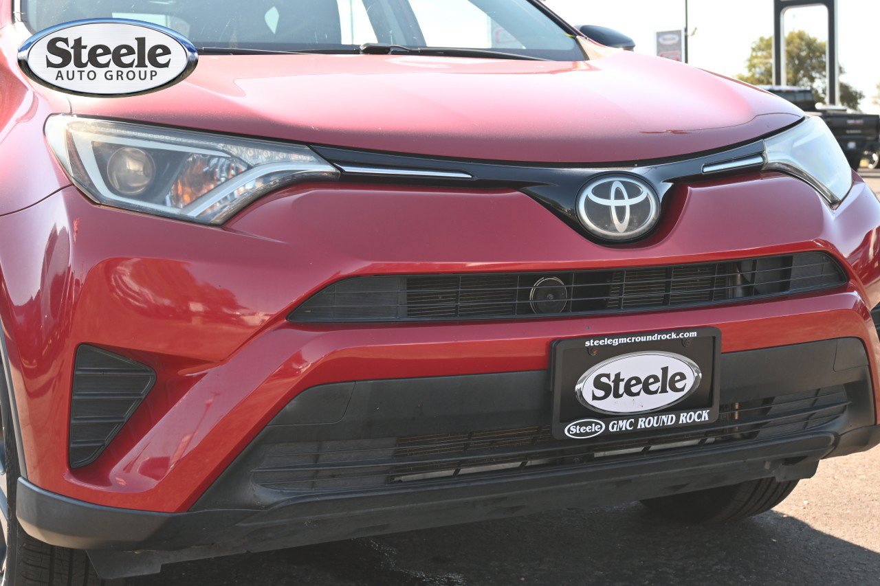 Used 2017 Toyota RAV4 LE FWD image 28