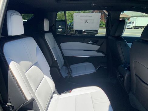 New 2026 Chevrolet Traverse High Country AWD/4WD image 13