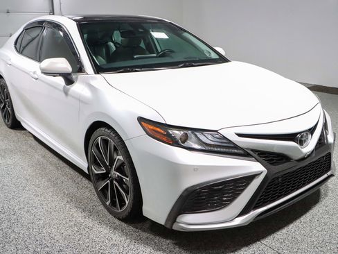 Used 2022 Toyota Camry XSE w/ Navigation Package image 5