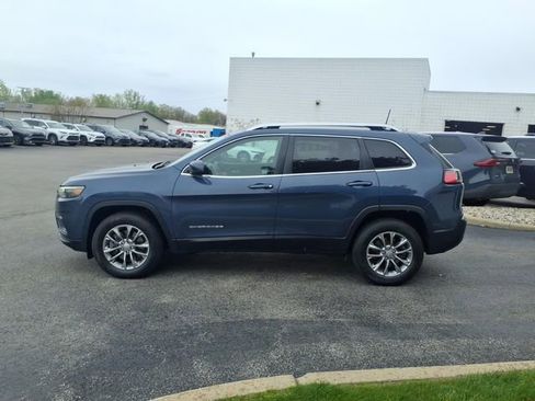 Used 2019 Jeep Cherokee Latitude Plus w/ Comfort/Convenience Group AWD/4WD image 17
