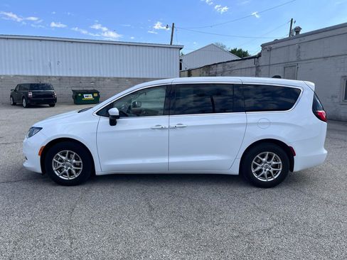 Used 2023 Chrysler Voyager LX FWD image 6