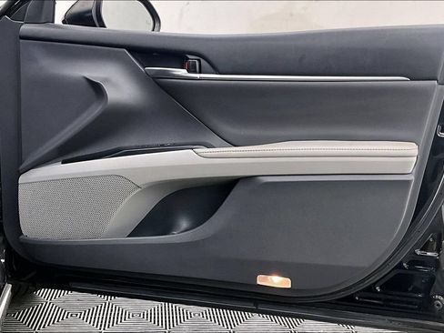 Used 2019 Toyota Camry XSE FWD image 25