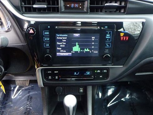 Used 2019 Toyota Corolla LE image 12