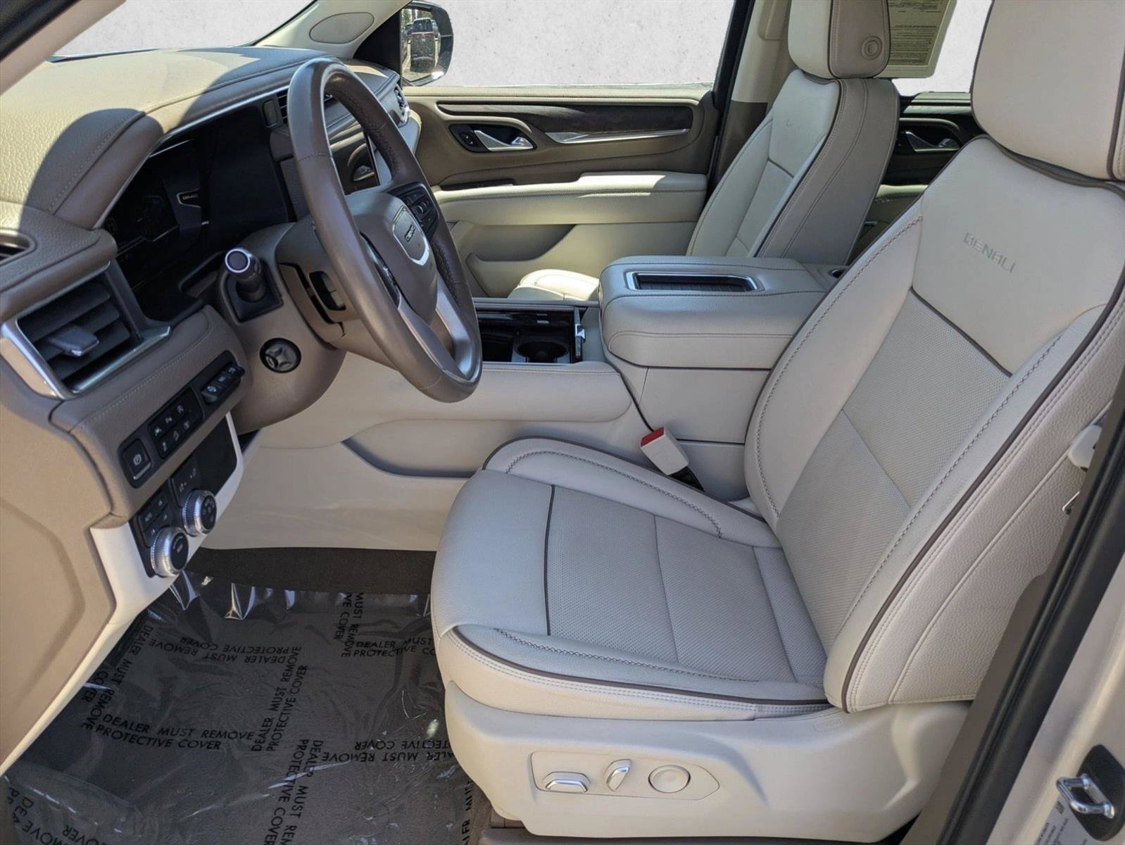 Used 2023 GMC Yukon XL Denali AWD/4WD image 16
