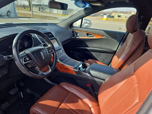 Used 2019 Lincoln Nautilus Reserve image 12