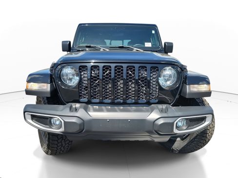 Used 2022 Jeep Gladiator Sport image 2