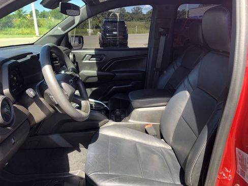 Used 2024 Chevrolet Colorado Trail Boss AWD/4WD image 21