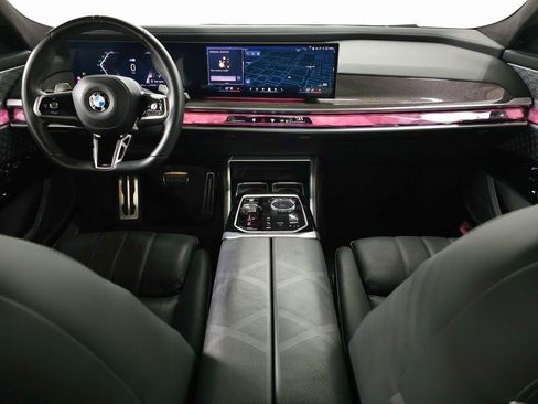 Used 2023 BMW 760i xDrive image 13