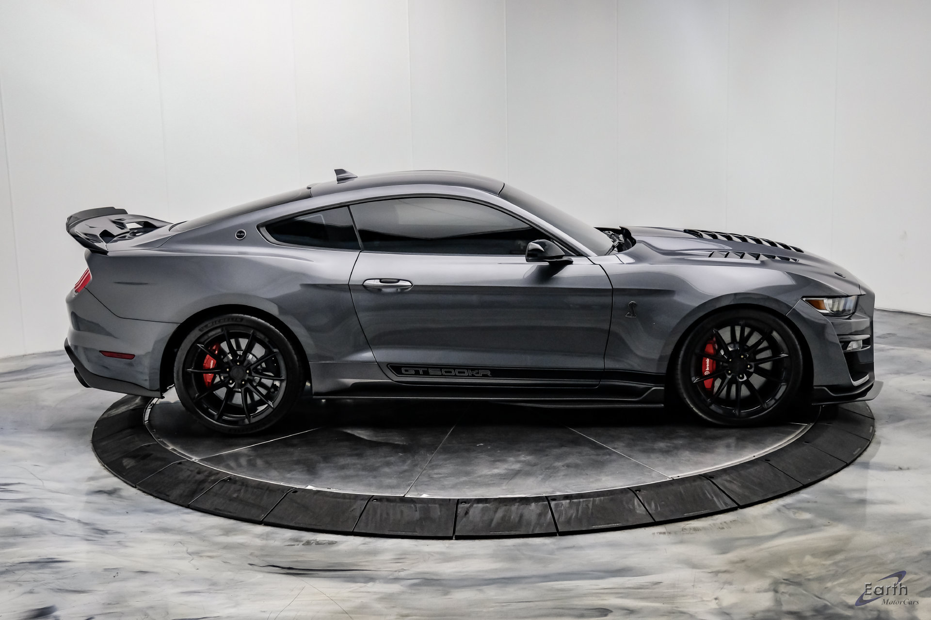 Used 2021 Ford Mustang Shelby GT500 w/ Technology Package RWD image 24