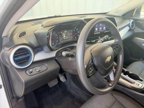 Used 2024 Chevrolet Trax LS FWD image 10