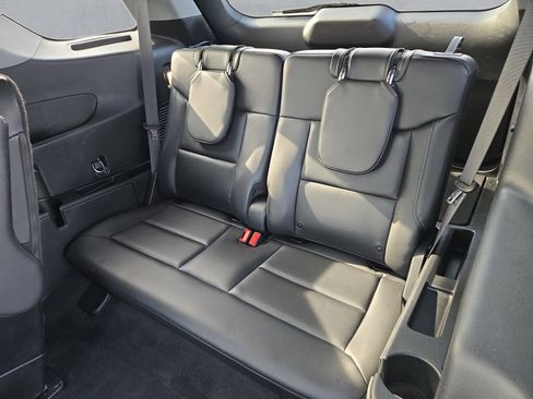 Used 2022 Ford Explorer XLT w/ Equipment Group 202A image 28