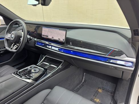 Used 2023 BMW 740i RWD image 16