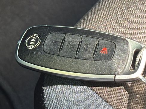 Used 2025 Nissan Versa SV image 21