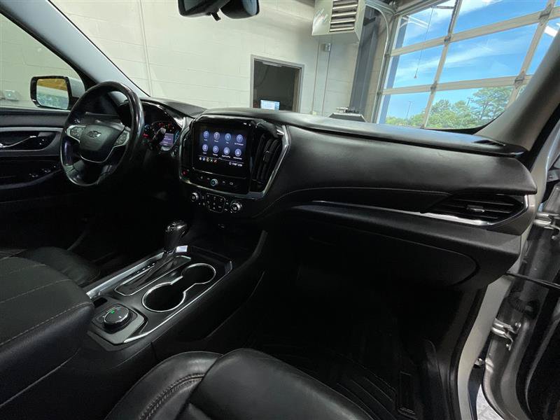Used 2020 Chevrolet Traverse RS FWD image 33