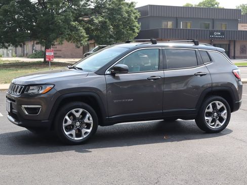 Used 2019 Jeep Compass Limited AWD/4WD image 10