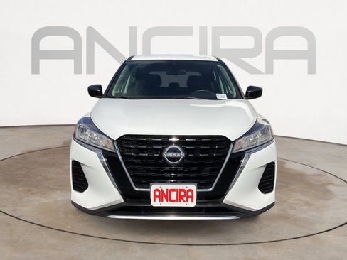 Used 2023 Nissan Kicks S image 8