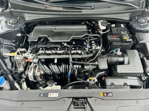 Certified 2023 Hyundai Elantra SEL w/ Convenience Package image 16