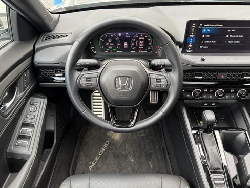 Used 2025 Honda Accord Sport image 16