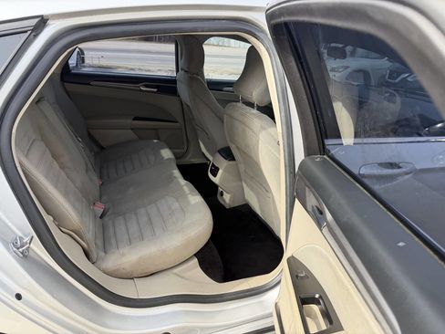 Used 2017 Ford Fusion SE image 17