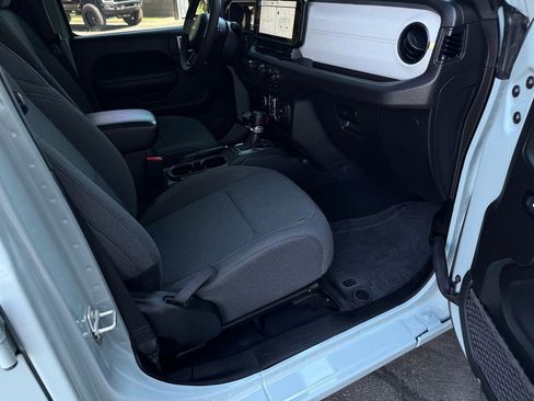 Used 2024 Jeep Wrangler Unlimited Sport AWD/4WD image 39