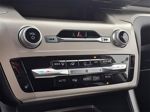 Used 2023 Ford Explorer XLT w/ Equipment Group 202A image 24