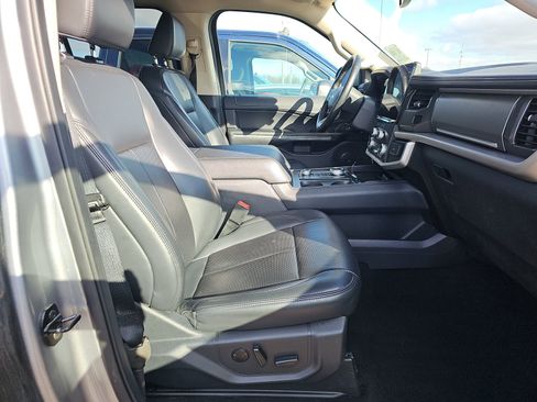 Used 2024 Ford Expedition Max XLT image 14
