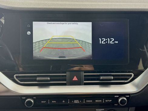 Used 2022 Kia Niro EX image 23