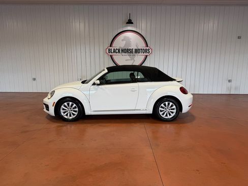 Used 2019 Volkswagen Beetle 2.0T S FWD image 3